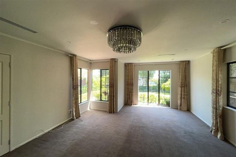 Photo of property in 6 Monet Grove, West Harbour, Auckland, 0618