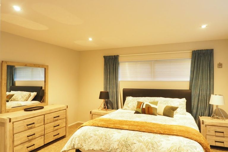 Photo of property in 8 Amner Place, Bluff Hill, Napier, 4110