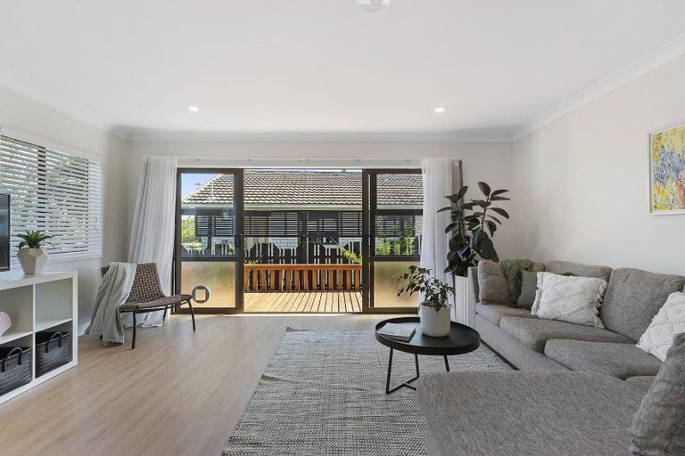 Photo of property in 2/74 Pah Road, Papatoetoe, Auckland, 2025