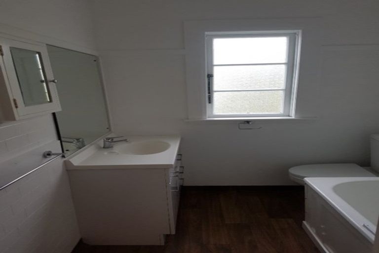 Photo of property in 1/134b Evans Bay Parade, Roseneath, Wellington, 6021