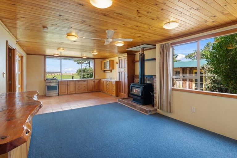 Photo of property in 6 Chamberlain Avenue, Amberley, 7481