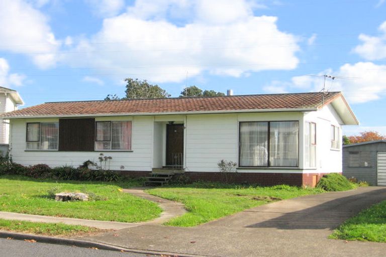 Photo of property in 48 Sikkim Crescent, Clover Park, Auckland, 2019