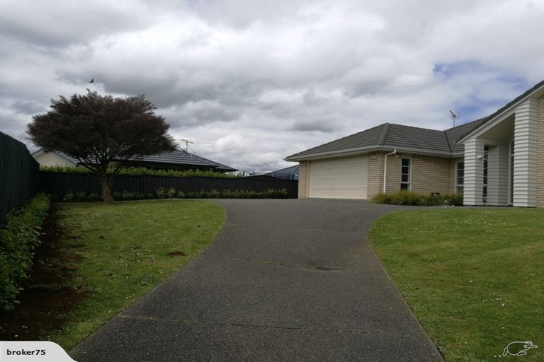 Photo of property in 10 Sangam Place, Pukekohe, 2120