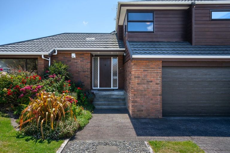 Photo of property in 14 Aintree Grove, Churton Park, Wellington, 6037