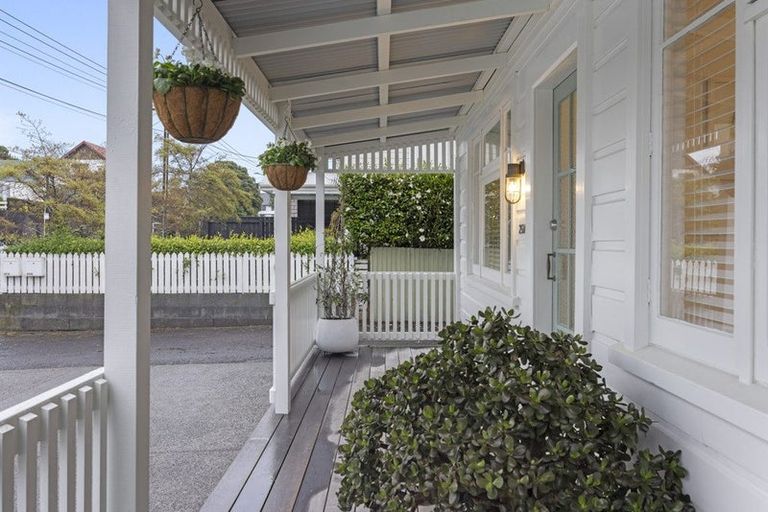 Photo of property in 251a Courtenay Street, Strandon, New Plymouth, 4312