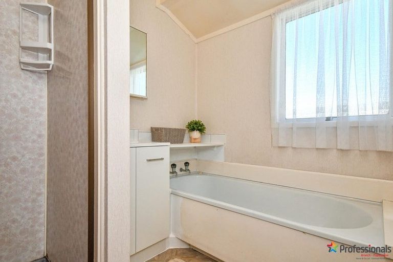 Photo of property in 7 Bluewater Place, Wattle Downs, Auckland, 2103