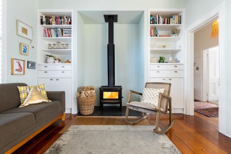 Photo of property in 17 Kowhai Street, Strandon, New Plymouth, 4312