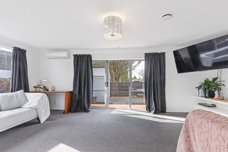 Photo of property in 2/11 Farnborough Street, Aranui, Christchurch, 8061