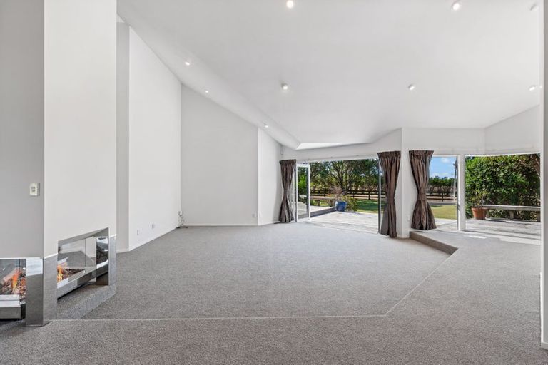 Photo of property in 296 Oaia Road, Muriwai, Waimauku, 0881