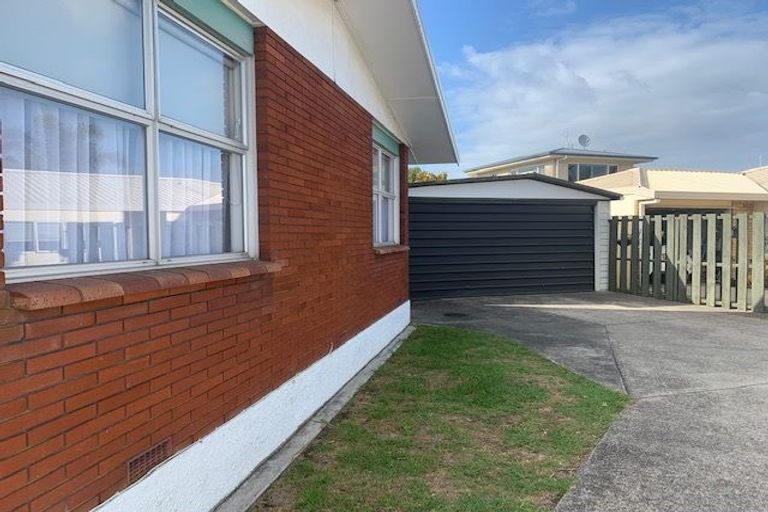 Photo of property in 8a Lodge Avenue, Mount Maunganui, 3116