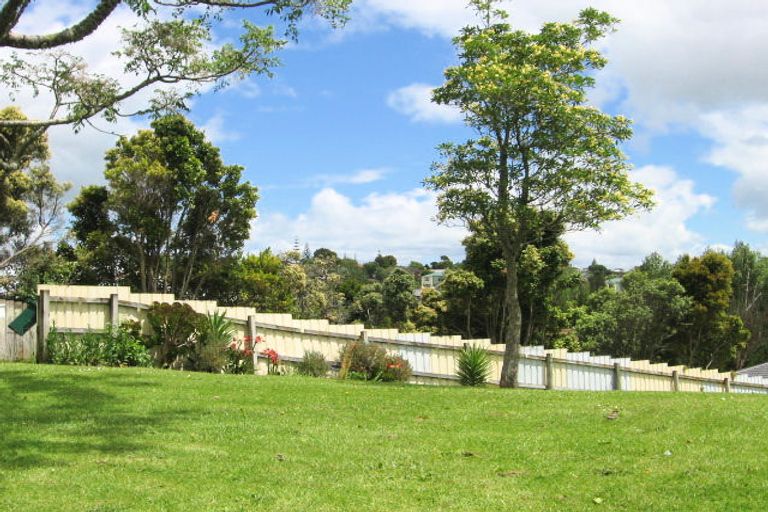 Photo of property in 68 Peverill Crescent, Papatoetoe, Auckland, 2025