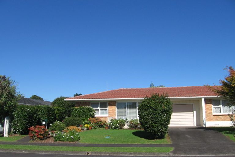 Photo of property in 2/3 Winspear Place, Manukau, Auckland, 2025