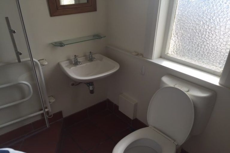 Photo of property in Chatsworth Flats, 5/23 Pirie Street, Mount Victoria, Wellington, 6011