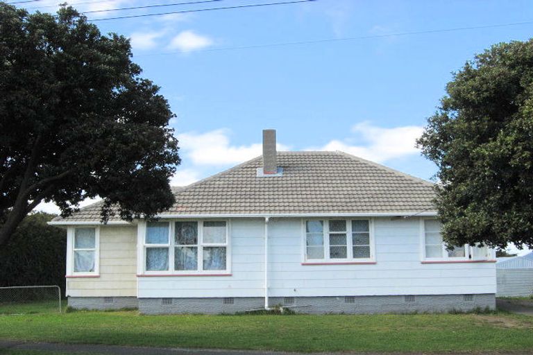 Photo of property in 19 Maire Street, Gonville, Whanganui, 4501