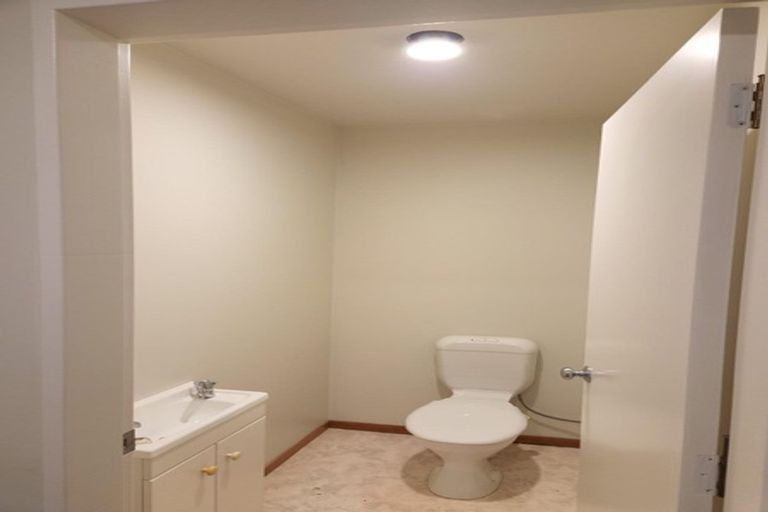 Photo of property in 14 Marina View, Paremata, Porirua, 5026