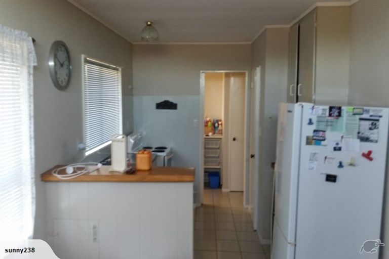 Photo of property in 1/20 Halldene Terrace, Red Beach, 0932