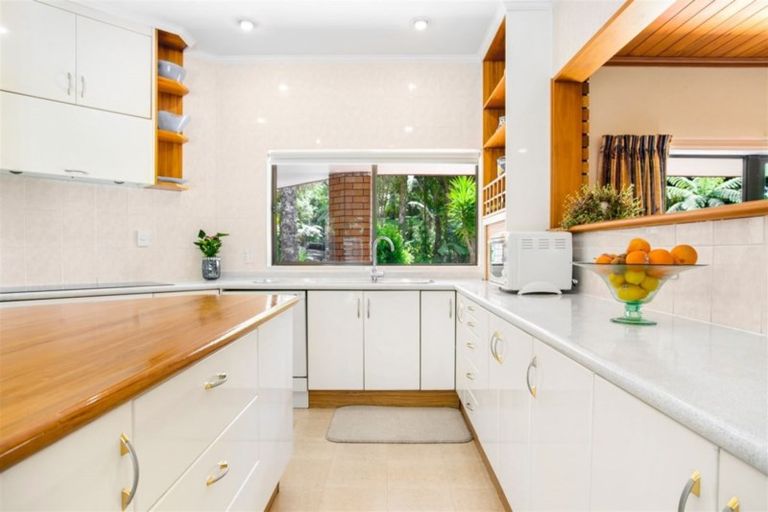 Photo of property in 789 Scenic Drive, Henderson Valley, Auckland, 0612