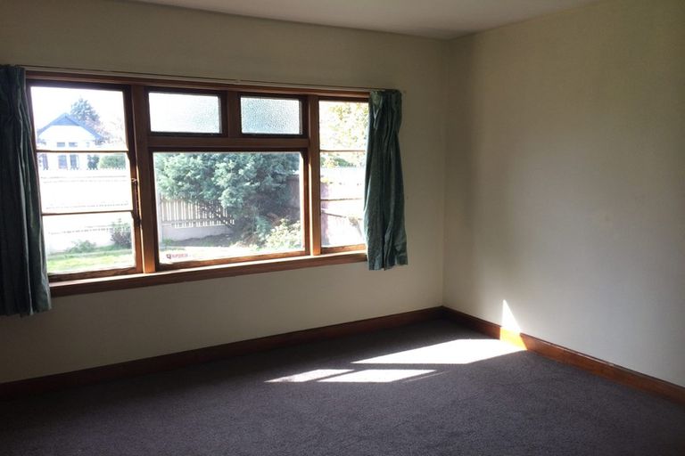 Photo of property in 28 Winters Road, Redwood, Christchurch, 8051