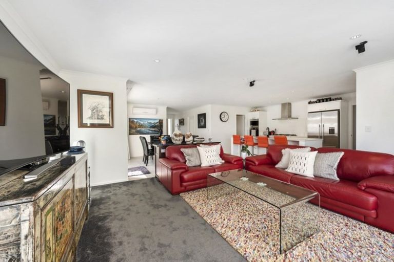 Photo of property in 3 Michael Terrence Place, Flagstaff, Hamilton, 3210