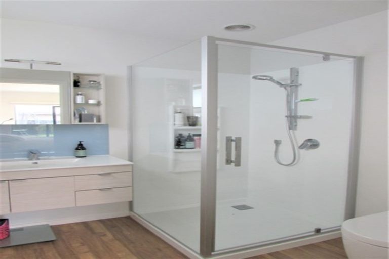 Photo of property in 5 Don Griffin Grove, Trentham, Upper Hutt, 5018