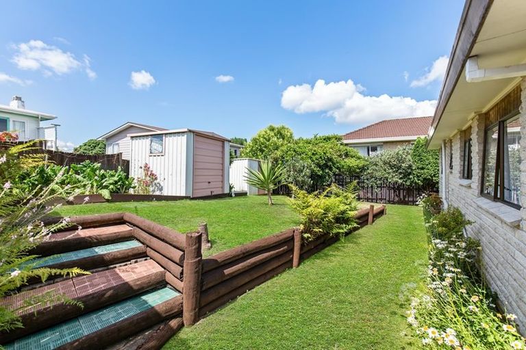 Photo of property in 2/35 Derrimore Heights, Clover Park, Auckland, 2019