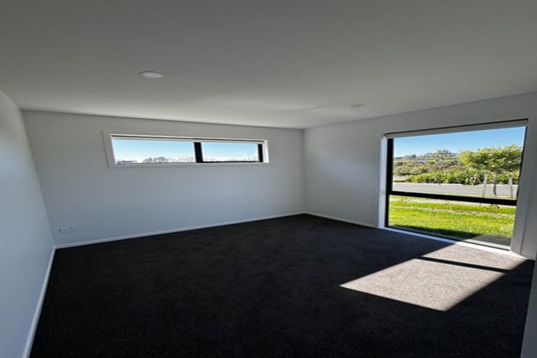 Photo of property in 16 Arohaina Avenue, Karaka, 2124