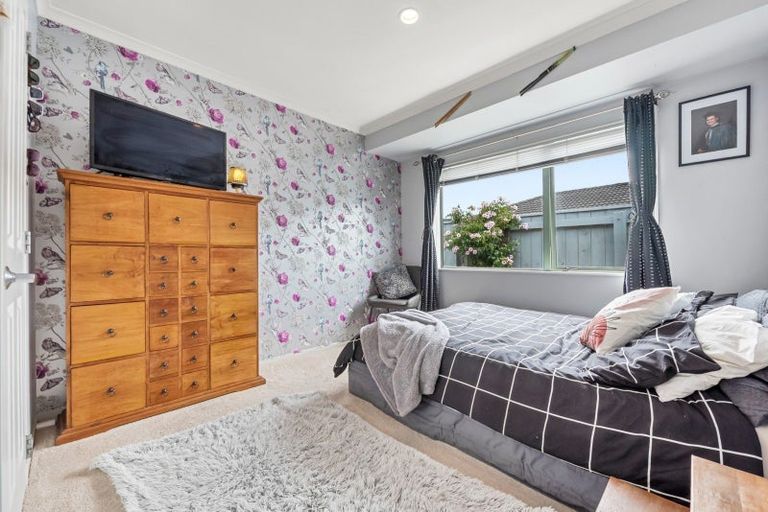 Photo of property in 12 Percy Kinsman Crescent, Riverstone Terraces, Upper Hutt, 5018