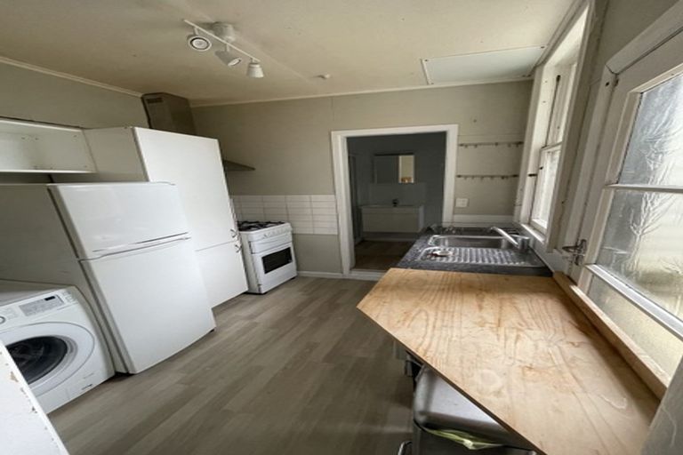 Photo of property in 28 Macdonald Crescent, Te Aro, Wellington, 6011