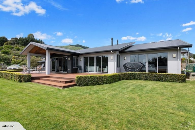 Photo of property in 2 Sandridge Terrace, Pohara, Takaka, 7183