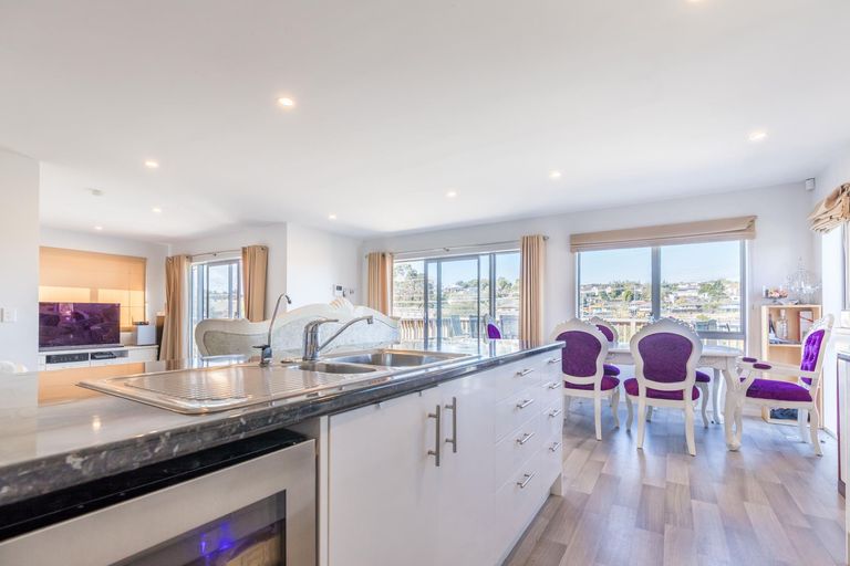 Photo of property in 36 Makora Road, Massey, Auckland, 0614