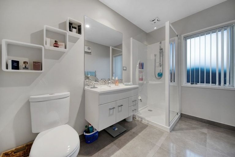 Photo of property in 30 Helenslee Road, Pokeno, 2402