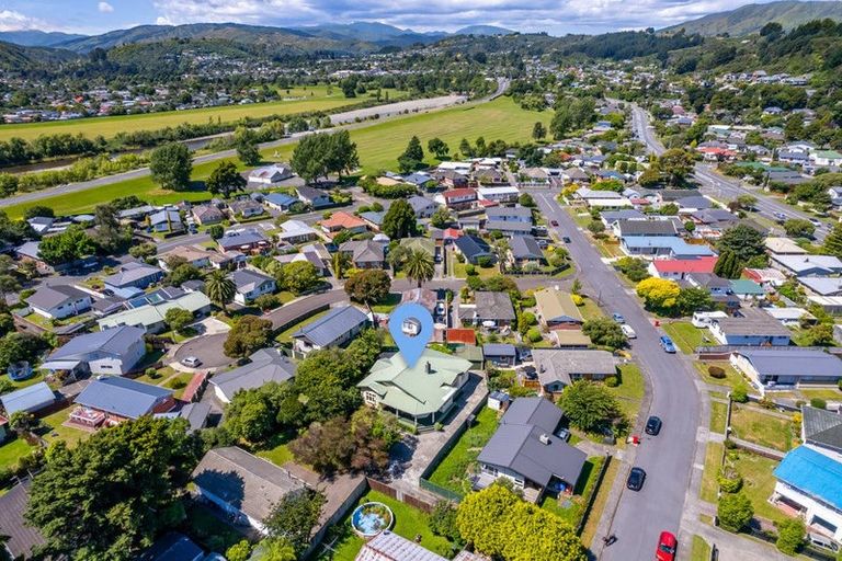 Photo of property in 14 Riversdale Road, Clouston Park, Upper Hutt, 5018
