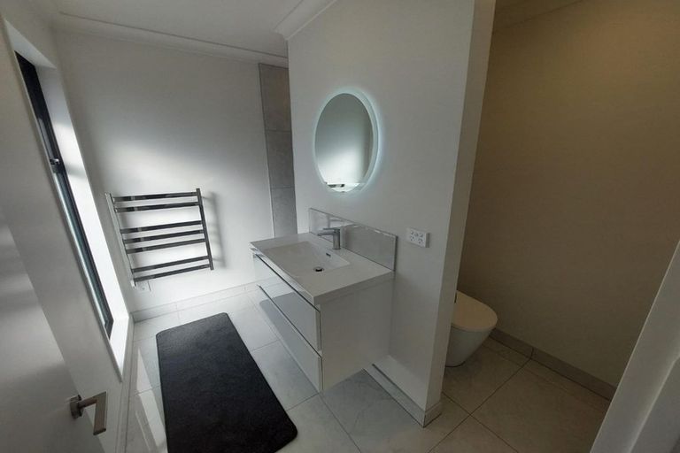 Photo of property in 21 Irvines Track, Halswell, Christchurch, 8025