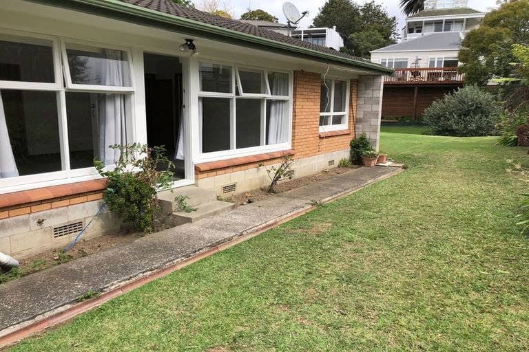 Photo of property in 3/7 Luplau Crescent, Cockle Bay, Auckland, 2014