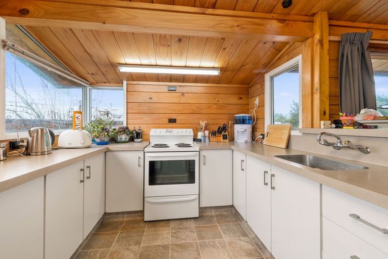 Photo of property in 2 Bata Place, Pomare, Rotorua, 3015