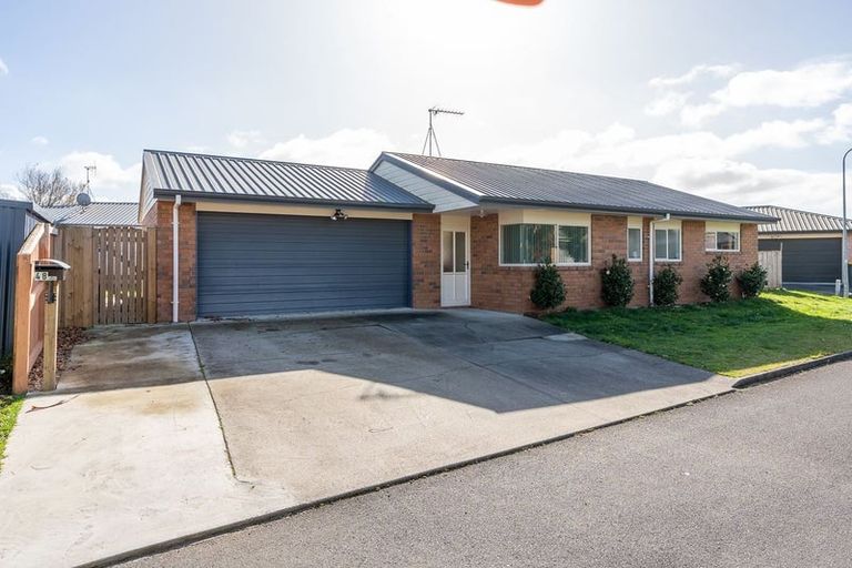 Photo of property in 48 Catalina Drive, Melville, Hamilton, 3206