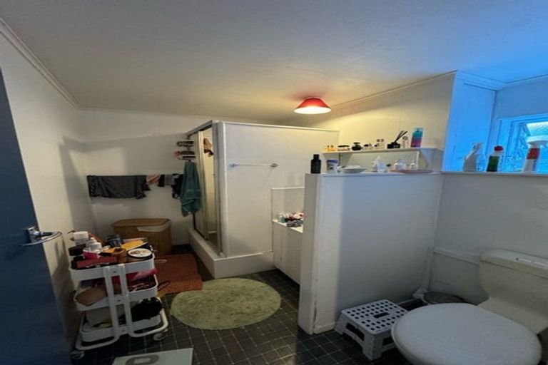 Photo of property in 2/16 Pupuke Road, Takapuna, Auckland, 0622