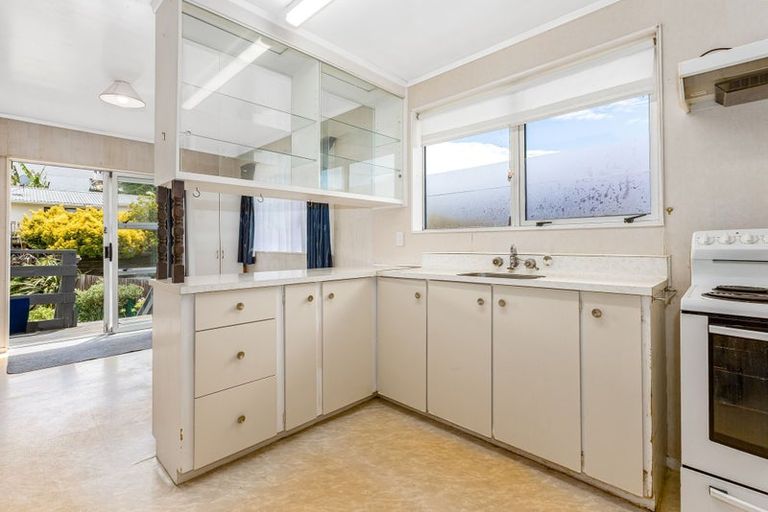 Photo of property in 19 Sombrero View, Ascot Park, Porirua, 5024