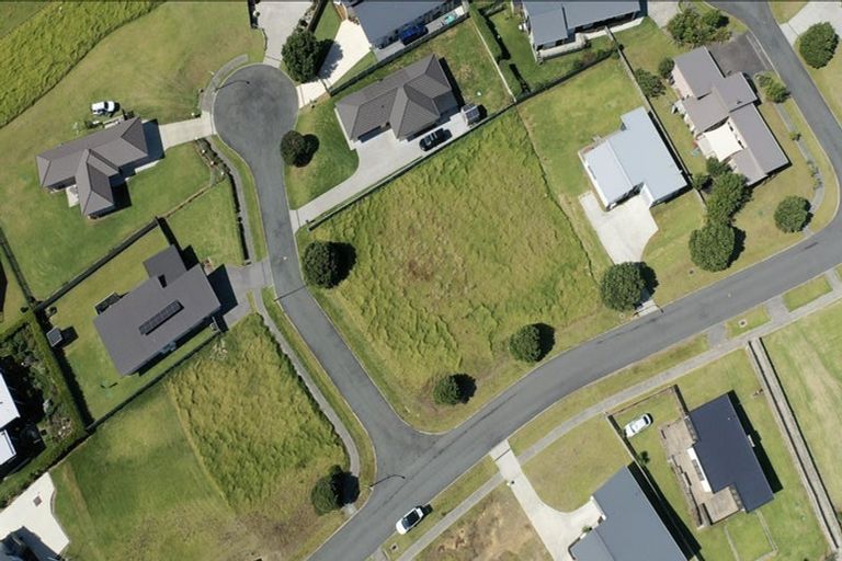 Photo of property in 2 Pipi Place, Baylys Beach, 0377