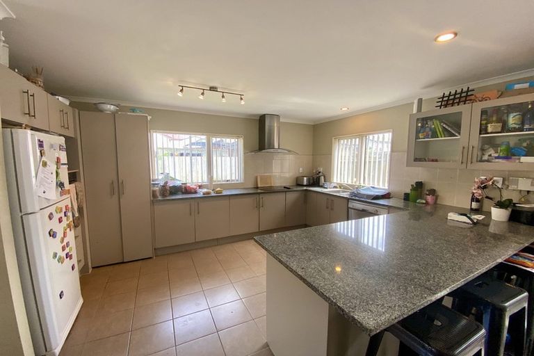Photo of property in 2 Tavua Lane, Ranui, Auckland, 0612