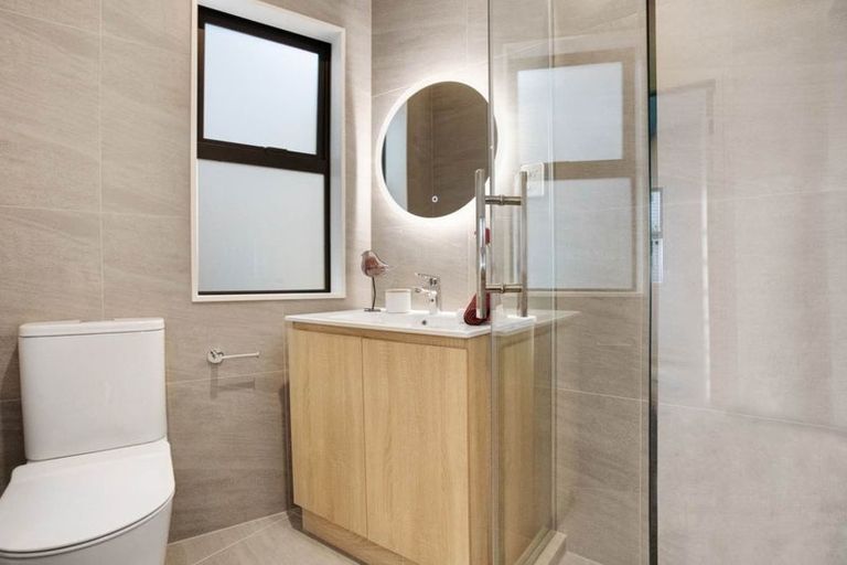 Photo of property in 1/129 Lancaster Road, Beach Haven, Auckland, 0626