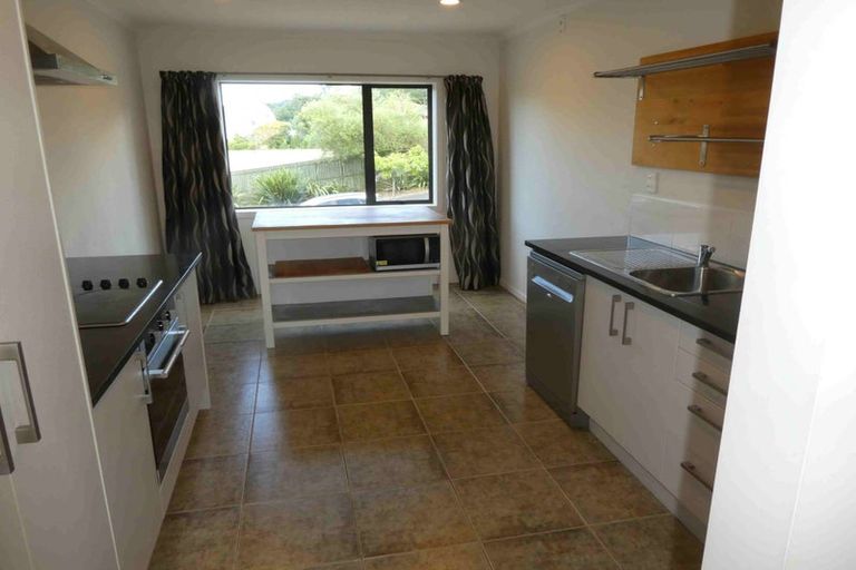 Photo of property in 5/2 Swan Hill Drive, Glen Eden, Auckland, 0602