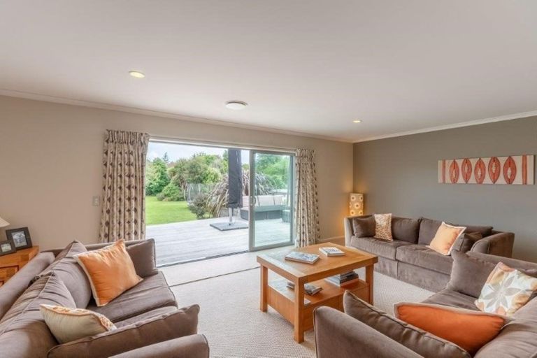 Photo of property in 5 Moss Lane, Raumati Beach, Paraparaumu, 5032