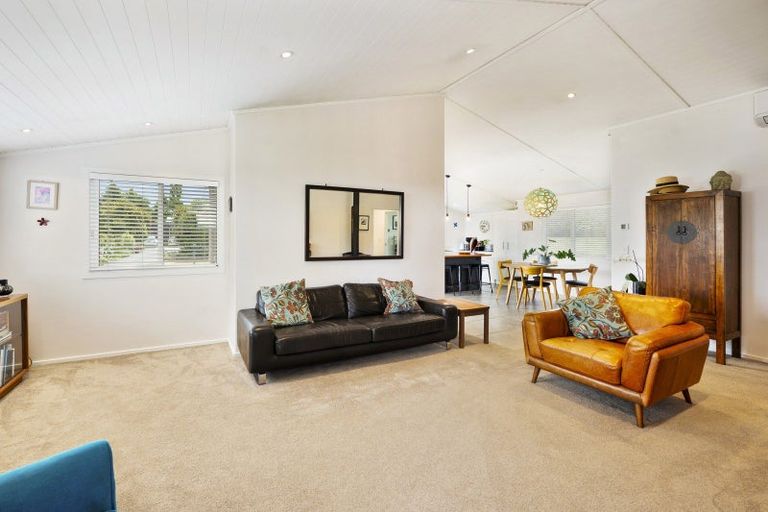 Photo of property in 1 Seagers Close, Kinloch, Taupo, 3377