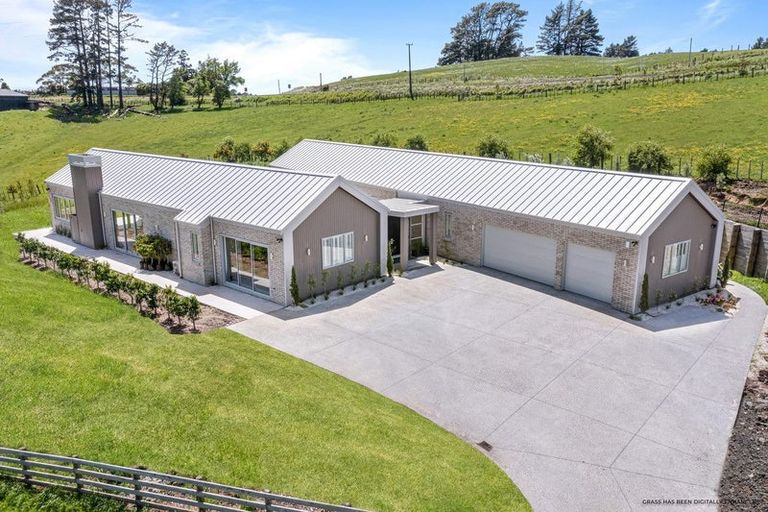 Photo of property in 4 Myra Evelyn Grove, Dairy Flat, Albany, 0792