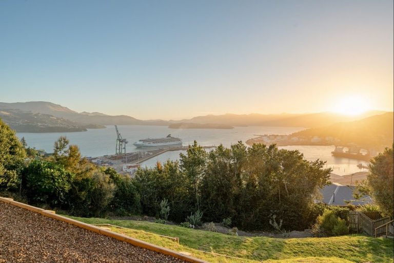 Photo of property in 30 Gilmour Terrace, Lyttelton, 8082