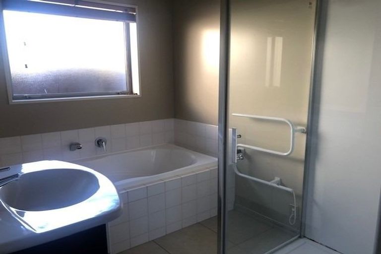 Photo of property in 692 Avonside Drive, Avonside, Christchurch, 8061