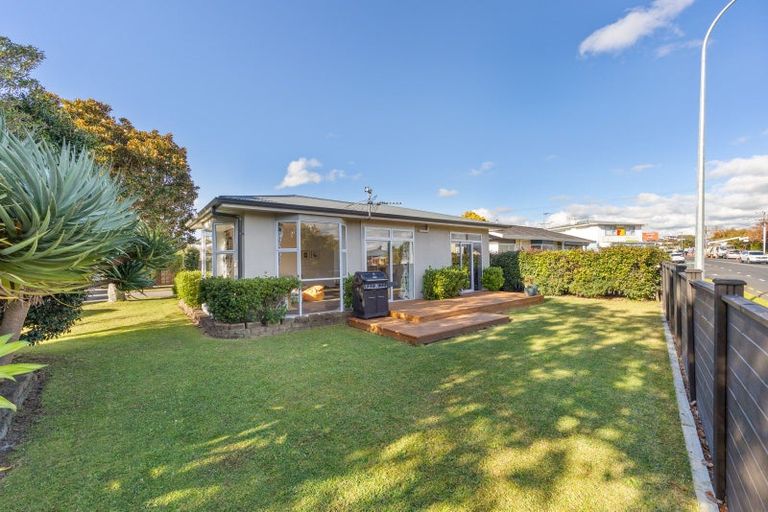 Photo of property in 143 Mangorei Road, Merrilands, New Plymouth, 4312