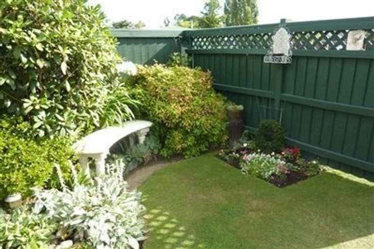 Photo of property in 1/57 Winters Road, Redwood, Christchurch, 8051