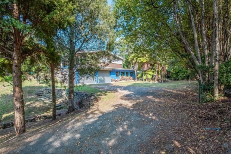 Photo of property in 115 Beach Haven Road, Beach Haven, Auckland, 0626